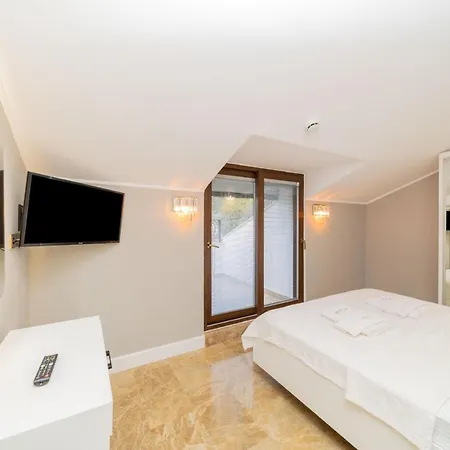 Nature Sea View Flat With Jacuzzi In Antalya Lägenhet